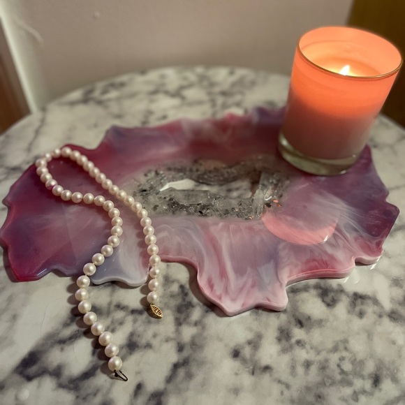 HANDMADE Geode Tray - Picture 1 of 3